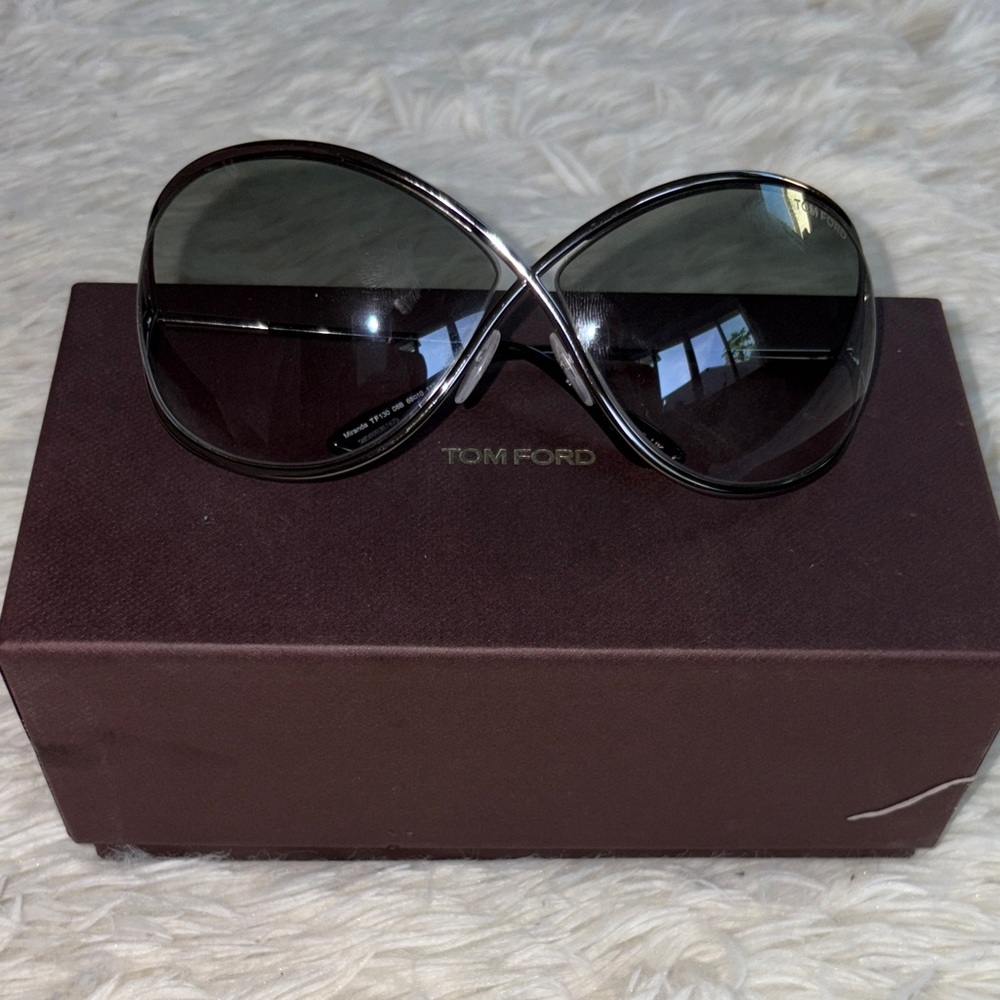 Tom Ford Elegant Black Sunglasses